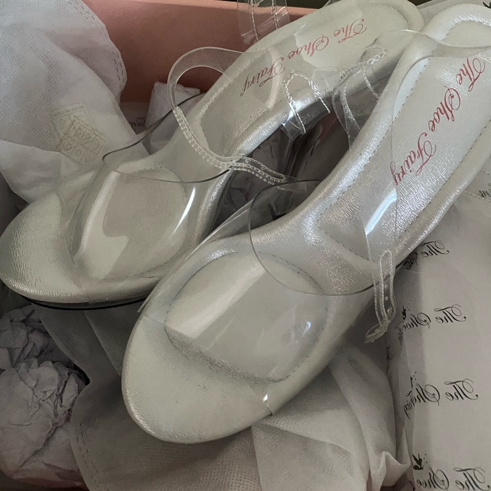 The Shoe Fairy Olympian heels size 37.